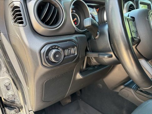 Used 2022 Jeep Wrangler Unlimited Sport AWD/4WD image 41