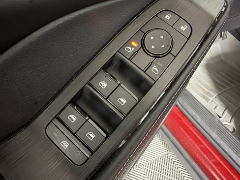 Used 2025 Nissan Rogue SV w/ SV Premium Package AWD/4WD image 13