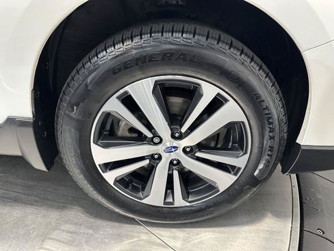 Used 2019 Subaru Outback 2.5i Limited w/ Popular Package #2 AWD/4WD image 12