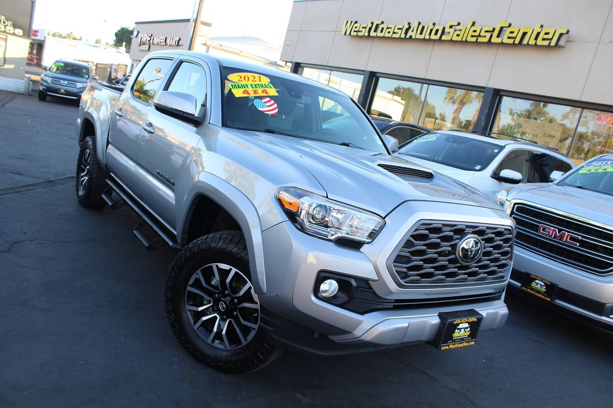 Used 2021 Toyota Tacoma TRD Sport w/ Technology Package AWD/4WD image 36