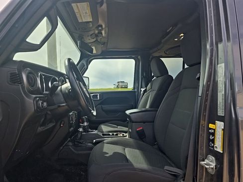Used 2023 Jeep Wrangler Unlimited Sport AWD/4WD image 4