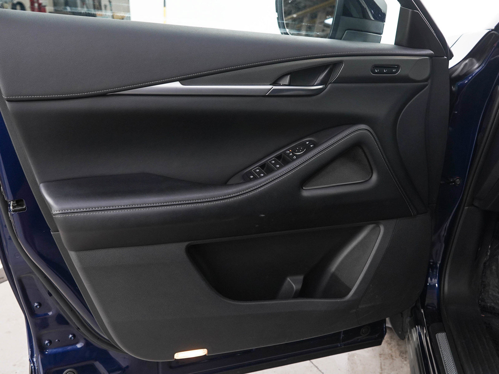 Used 2025 INFINITI QX60 Luxe AWD/4WD image 23