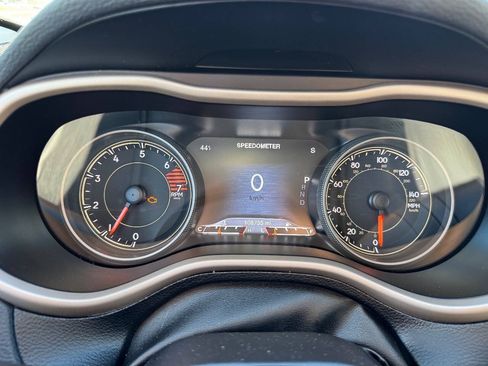 Used 2017 Jeep Cherokee Limited AWD/4WD image 17