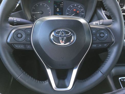 Used 2025 Toyota Corolla SE FWD image 13