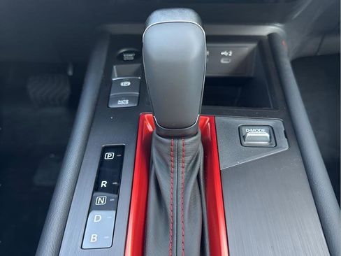 New 2026 Nissan Kicks SR FWD image 13