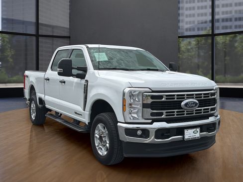 Used 2025 Ford F250 XLT AWD/4WD image 10