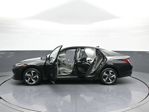 Certified 2023 Hyundai Elantra SEL w/ Convenience Package FWD image 43