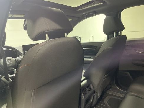 Used 2025 Honda CR-V Sport image 17