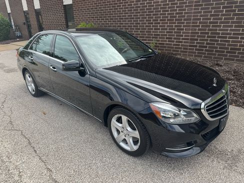 Used 2014 Mercedes-Benz E 350 4dr Sdn E 350 Luxury 4MATIC image 23