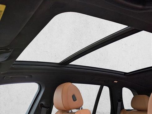 Used 2024 BMW X5 xDrive40i w/ Parking Assistance Package image 13