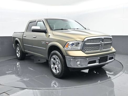 Used 2015 RAM 1500 Laramie w/ Convenience Group AWD/4WD image 3