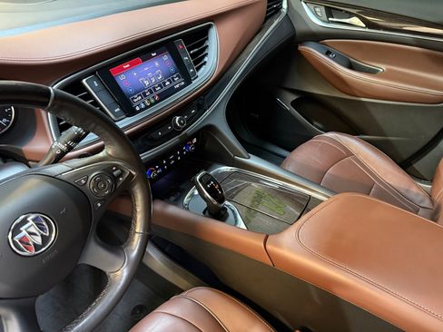 Used 2021 Buick Enclave Avenir w/ Avenir Technology Package image 31