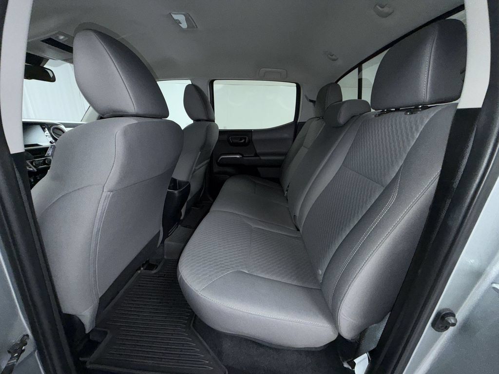 Used 2023 Toyota Tacoma SR5 AWD/4WD image 12