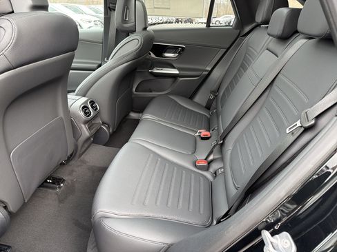 Used 2026 Mercedes-Benz GLC 300 4MATIC image 23