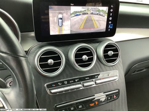 Used 2022 Mercedes-Benz GLC 300 4MATIC image 9
