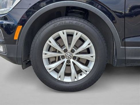 Used 2018 Volkswagen Tiguan SEL AWD/4WD image 21