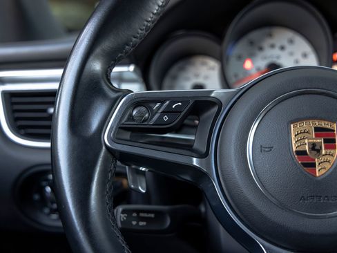 Certified 2018 Porsche Macan GTS AWD/4WD image 31