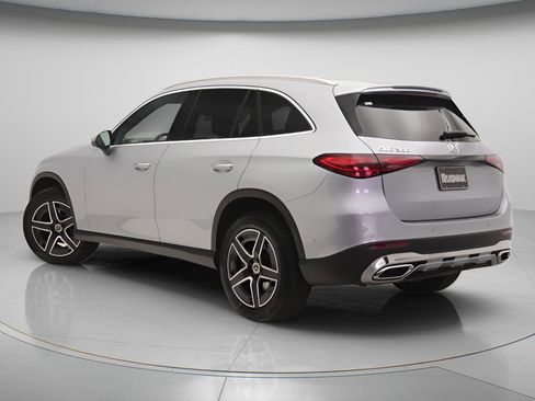 New 2026 Mercedes-Benz GLC 300 image 2