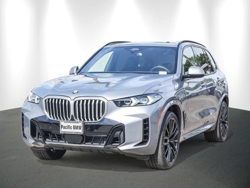 Used 2024 BMW X5 sDrive40i w/ M Sport Package RWD image 3