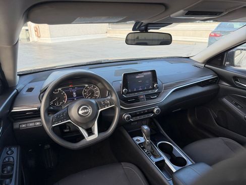 Used 2024 Nissan Altima 2.5 SV image 32