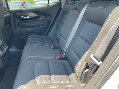 Used 2024 GMC Terrain SLE AWD/4WD image 23