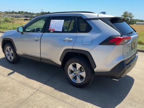 Used 2025 Toyota RAV4 XLE FWD image 7