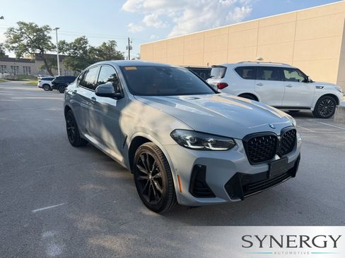 Used 2025 BMW X4 xDrive30i AWD/4WD image 2