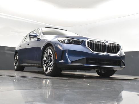 New 2026 BMW 530i w/ Premium Package RWD image 44