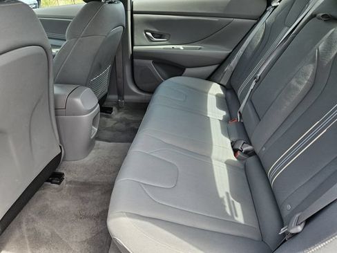 Used 2025 Hyundai Elantra SEL FWD image 30