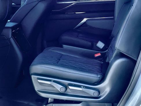 Used 2026 Cadillac Escalade IQL Luxury image 29