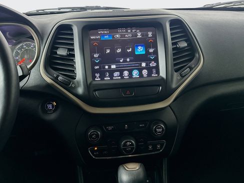 Used 2015 Jeep Cherokee Limited image 23