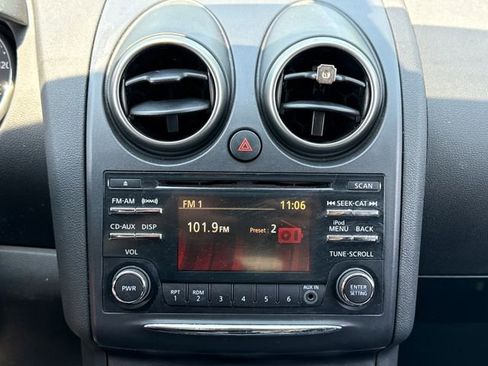 Used 2015 Nissan Rogue S w/ Convenience Package AWD/4WD image 24