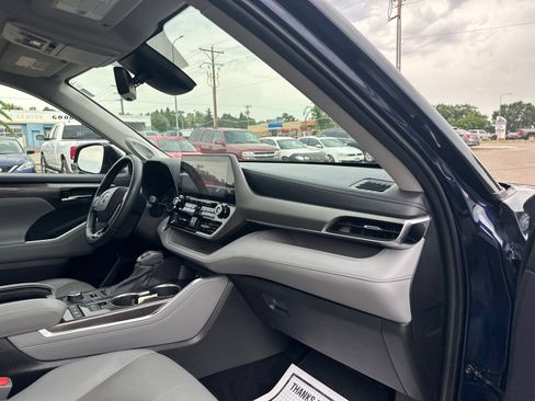 Used 2021 Toyota Highlander Limited AWD/4WD image 42