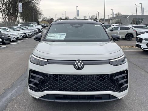 New 2026 Volkswagen Tiguan SE R-Line image 2
