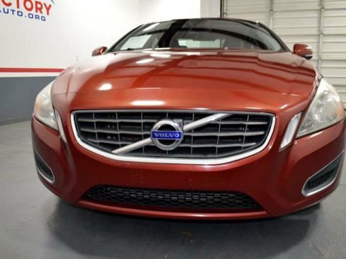 Used 2012 Volvo S60 T5 image 2