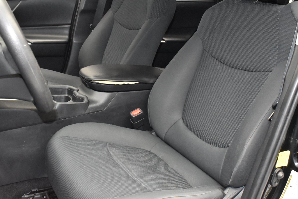 Used 2019 Toyota RAV4 LE FWD image 14