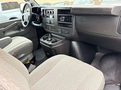 Used 2025 Chevrolet Express 3500 LT w/ LT Preferred Equipment Group RWD image 29