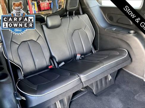 Used 2026 Chrysler Pacifica Limited w/ S Appearance Package FWD image 35