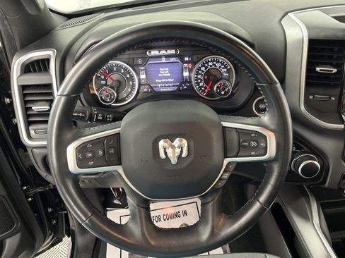 Used 2022 RAM 1500 Big Horn AWD/4WD image 17