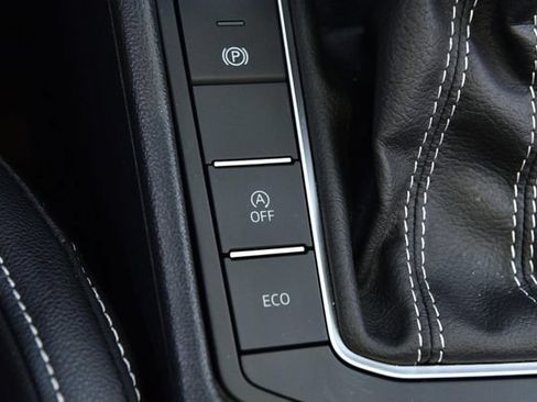 Certified 2023 Volkswagen Jetta SE FWD image 17