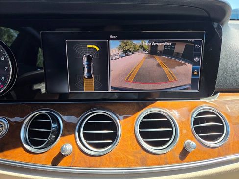 Used 2017 Mercedes-Benz E 300 4MATIC image 18