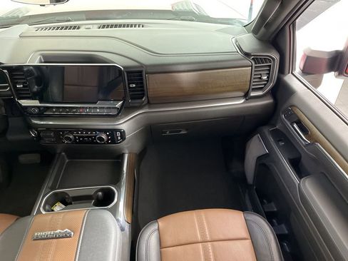 Used 2024 Chevrolet Silverado 3500 High Country w/ Technology Package image 16