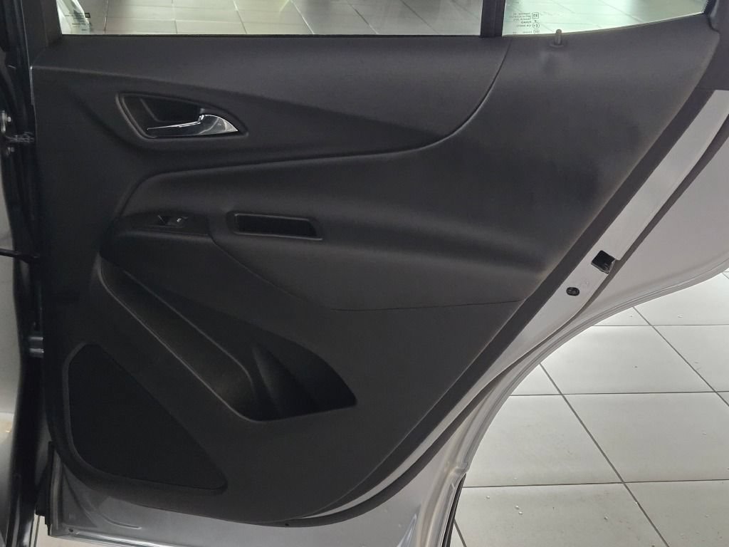 Certified 2024 Chevrolet Equinox LT w/ LPO, Floor Liner Package FWD image 9