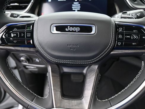 Used 2024 Jeep Grand Cherokee L Overland image 30