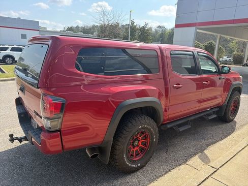 Used 2017 Toyota Tacoma TRD Pro image 3