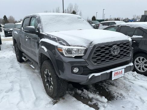 Used 2021 Toyota Tacoma TRD Off-Road image 3