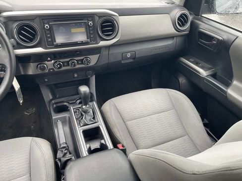 Used 2017 Toyota Tacoma SR5 w/ Tow Package AWD/4WD image 14