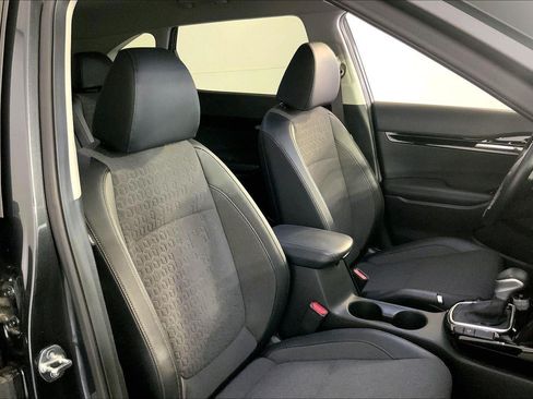 Certified 2025 Kia Seltos S FWD image 7