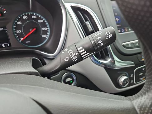 Used 2024 Chevrolet Equinox LS image 20