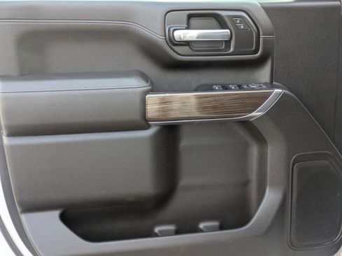 Used 2023 Chevrolet Silverado 2500 LT image 13